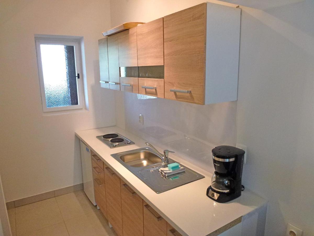 Apartment Ruza Njivice Eksteriør bilde